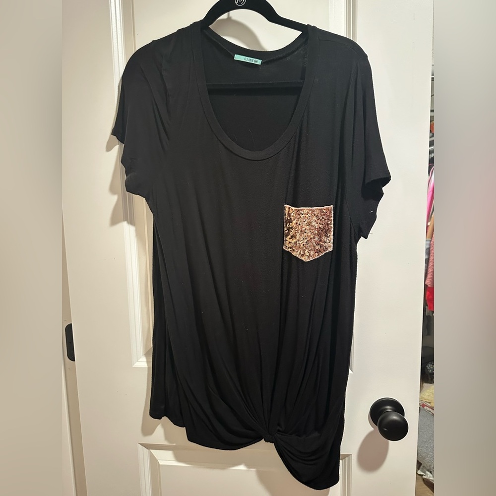 Black and Gold Relaxed Short Sleeve Tee